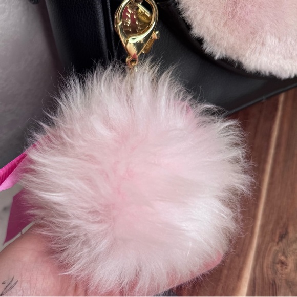 Betsey Johnson pink & black,fur Heart Backpack,adorable pink fur key chain - Picture 6 of 12